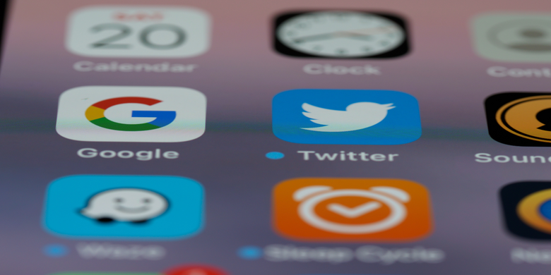 an effective apology - smartphone twitter app